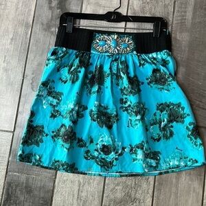 Vintage Marciano turquoise/black floral mini skirt women’s size 6 beaded